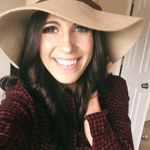 Meet your Posher, Abbey